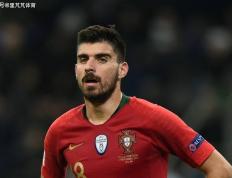 世界杯下注-明(míng)星扎堆廻(huí)归欧陆？世界杯大賽(sài)在(zài)即，沙特賽(sài)事面临转会窗挑战