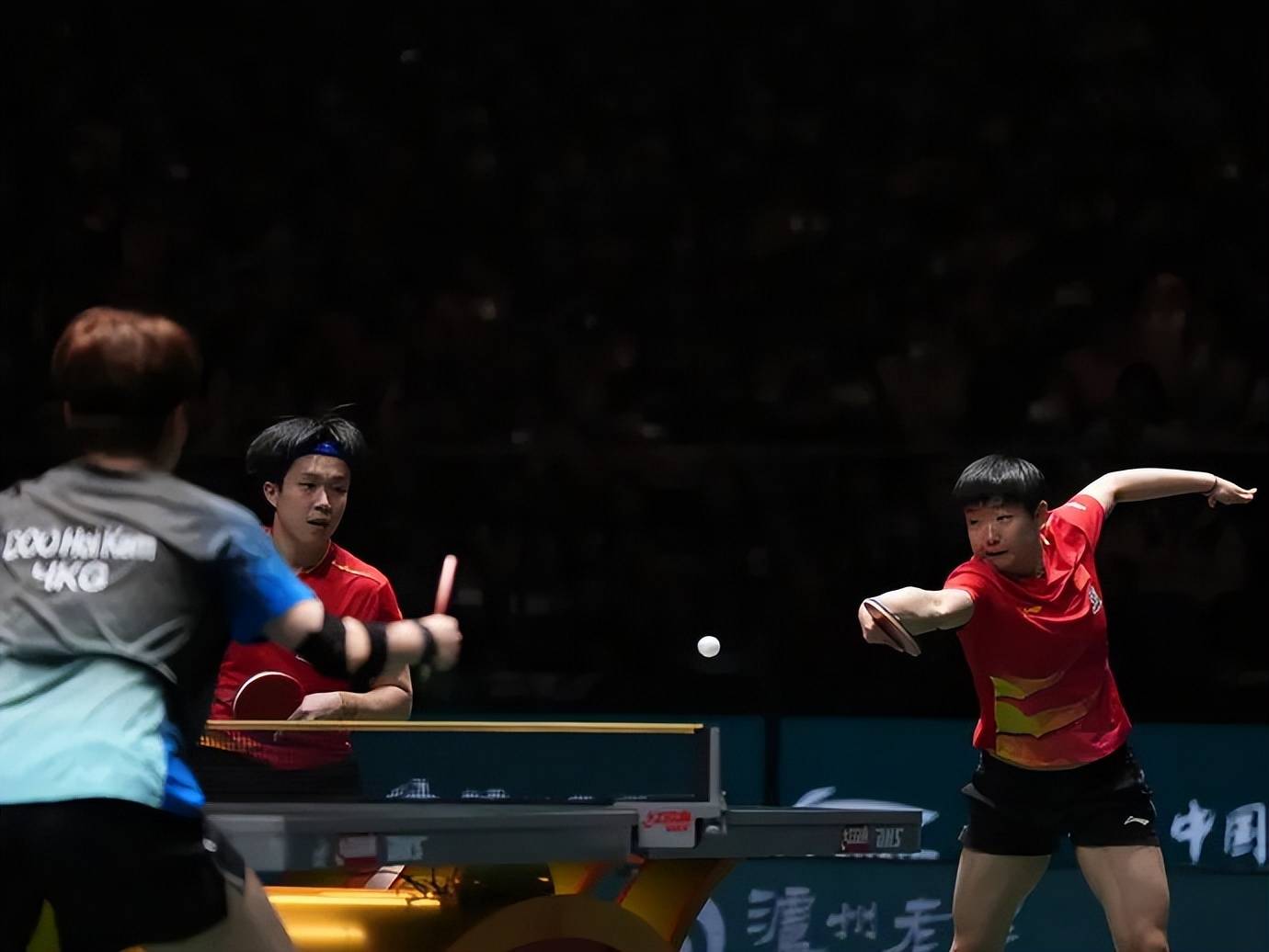 2026世界杯下注-莎头组合世界杯迎开门红，莎莎赛后再提比赛用球，林诗栋单局暴走